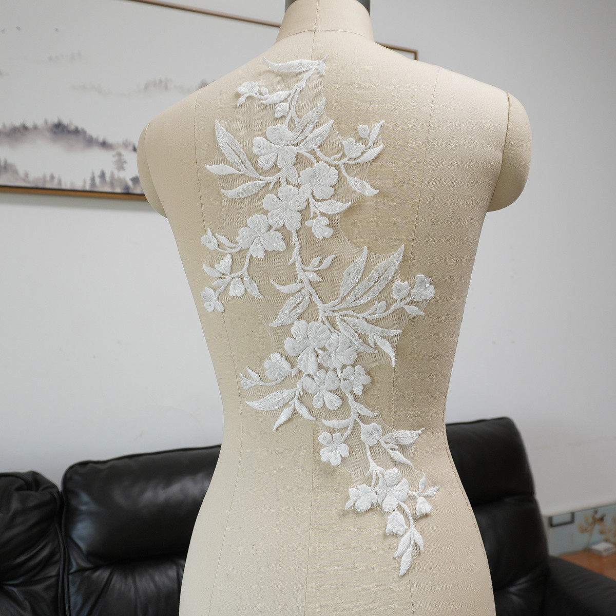 White Floral Leaf Sequins Appl - Craft Embellishment recension och pris
